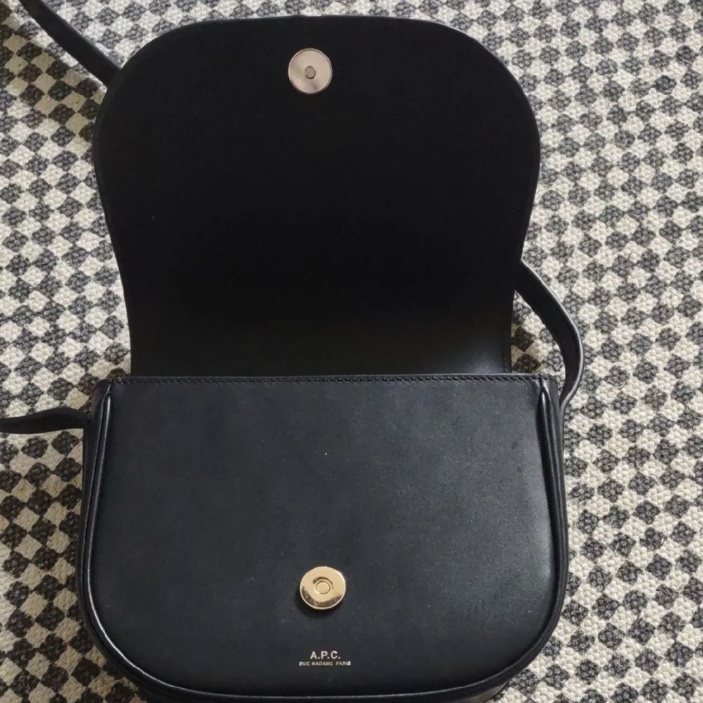 A.P.C. Betty Bag Black Leather Crossbody Bag - Picture 9 of 9